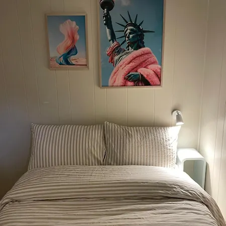 Homey With Sea View Apartmán