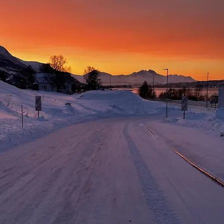 Homey With Sea View Apartmán