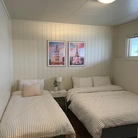 Homey With Sea View * Tromso