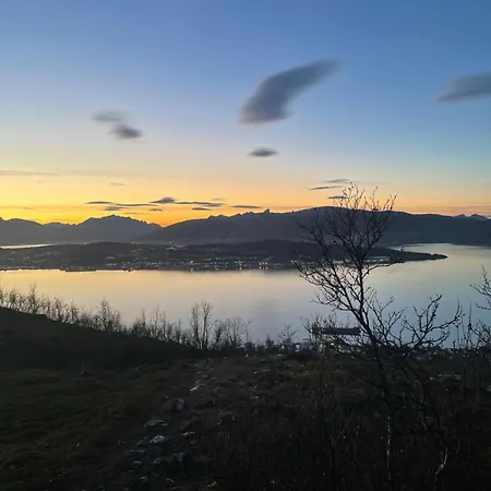Homey With Sea View Tromso
